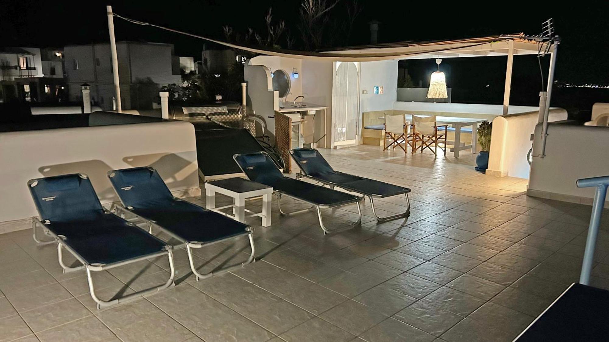 Villa Danae - Seaside Villa with Pool&Hot Tub Piso Livadi Exterior foto